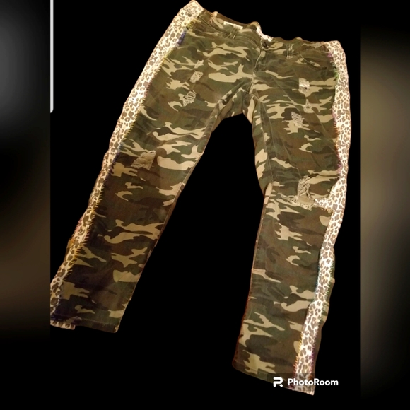 Hot Kiss Pants - Camo leopard pants